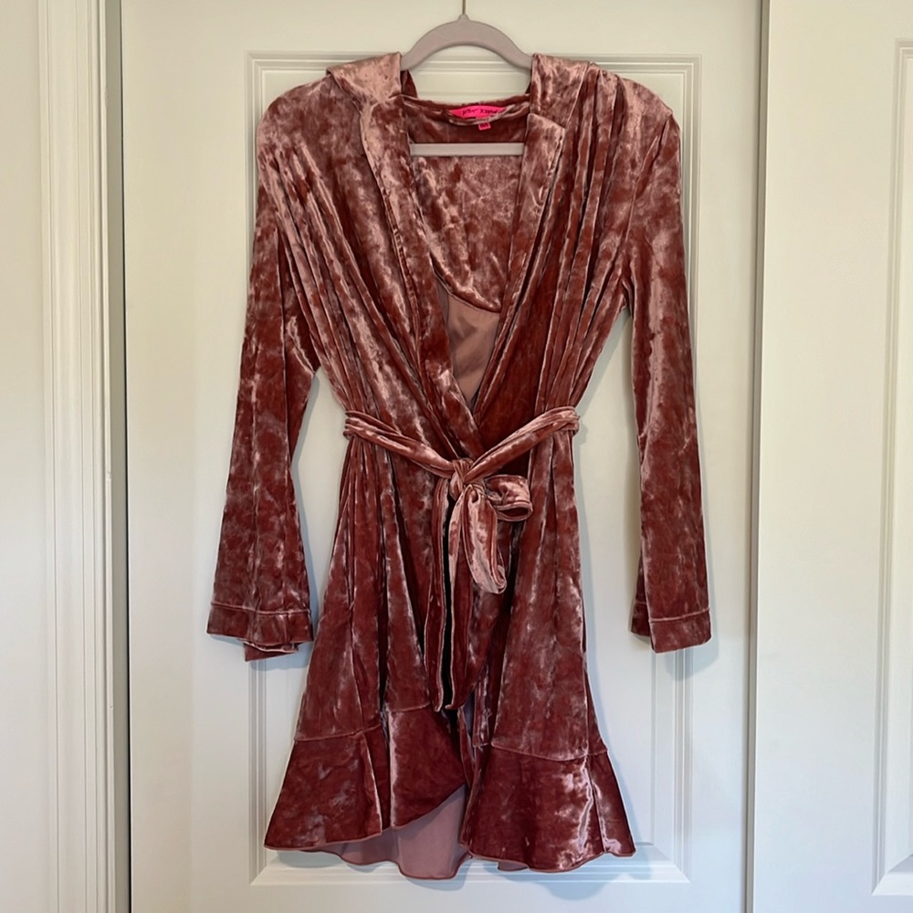 Cute velvet Betsy Johnson robe.